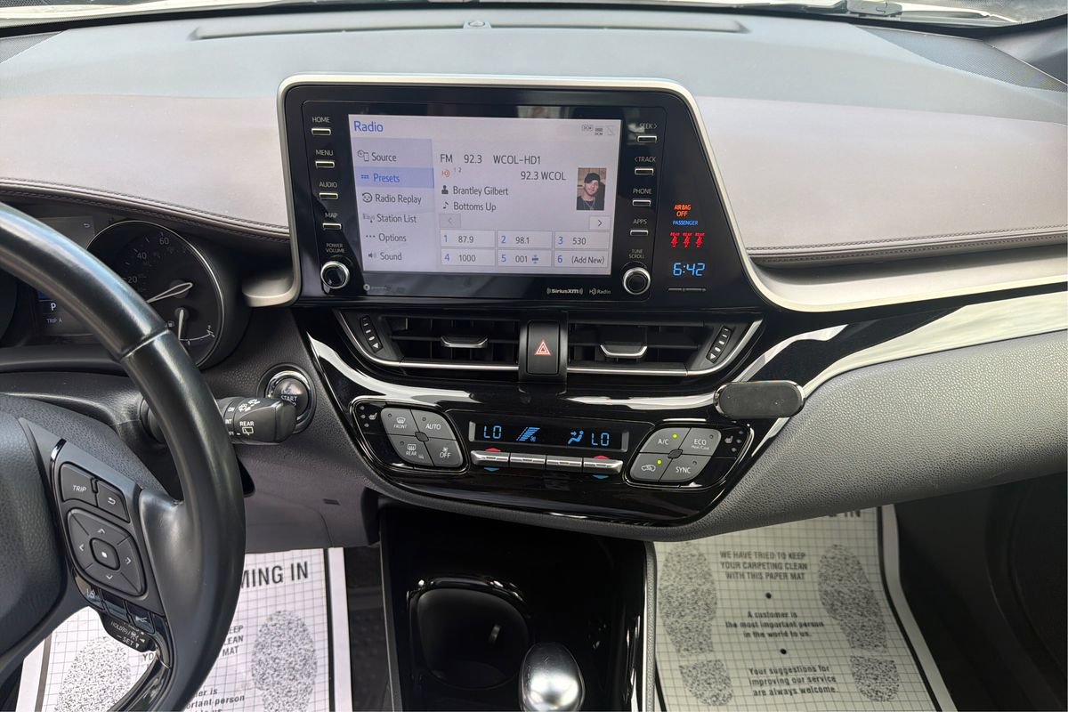 Used 2019 Toyota C-HR Limited FWD image 12