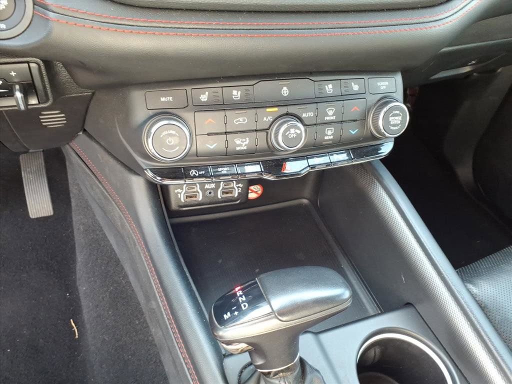 Used 2024 Dodge Durango GT image 32