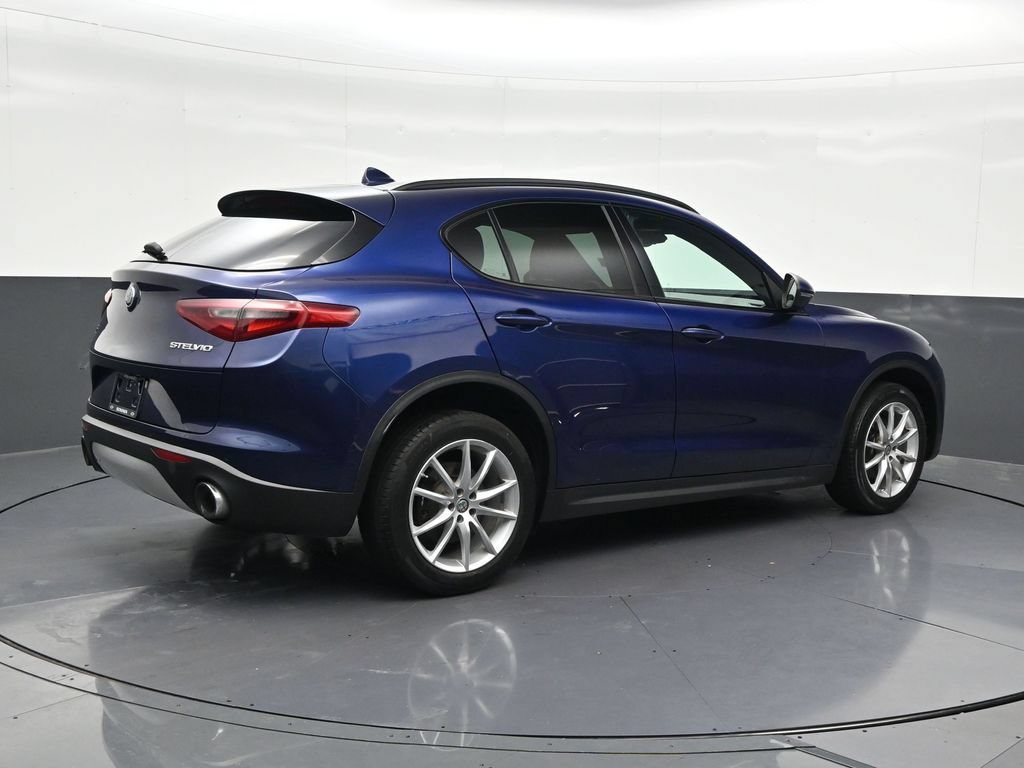 Used 2018 Alfa Romeo Stelvio Ti Sport AWD/4WD image 5