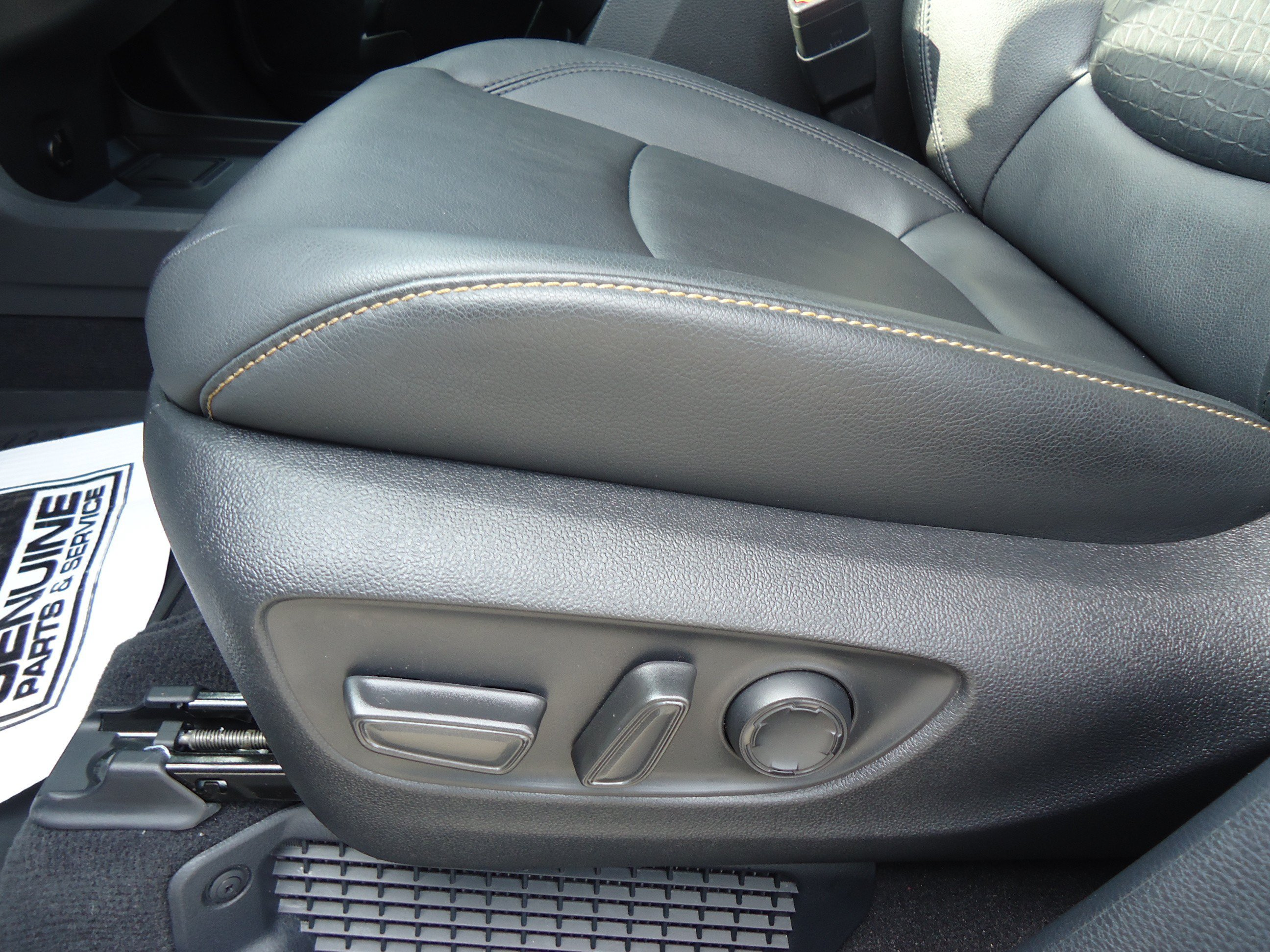 Used 2025 Toyota Sienna XLE Woodland Edition AWD/4WD image 25