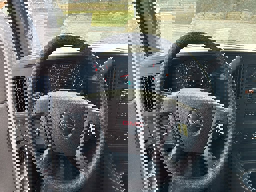 New 2025 GMC Savana 2500 Work Van w/ Enhanced Convenience Package image 40