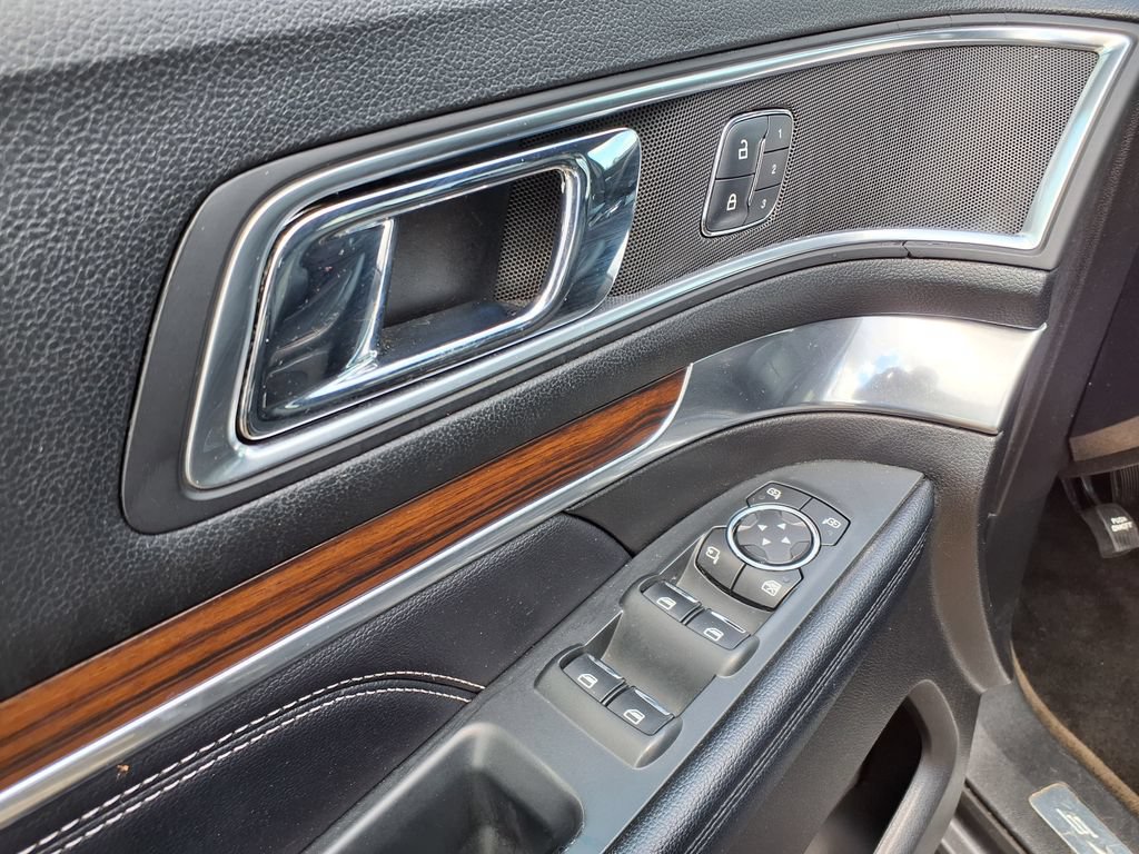 Used 2018 Ford Explorer Limited FWD image 21