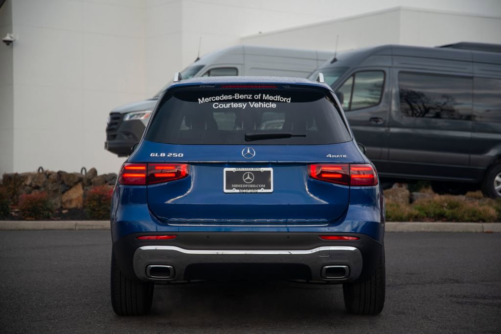New 2026 Mercedes-Benz GLB 250 4MATIC image 4