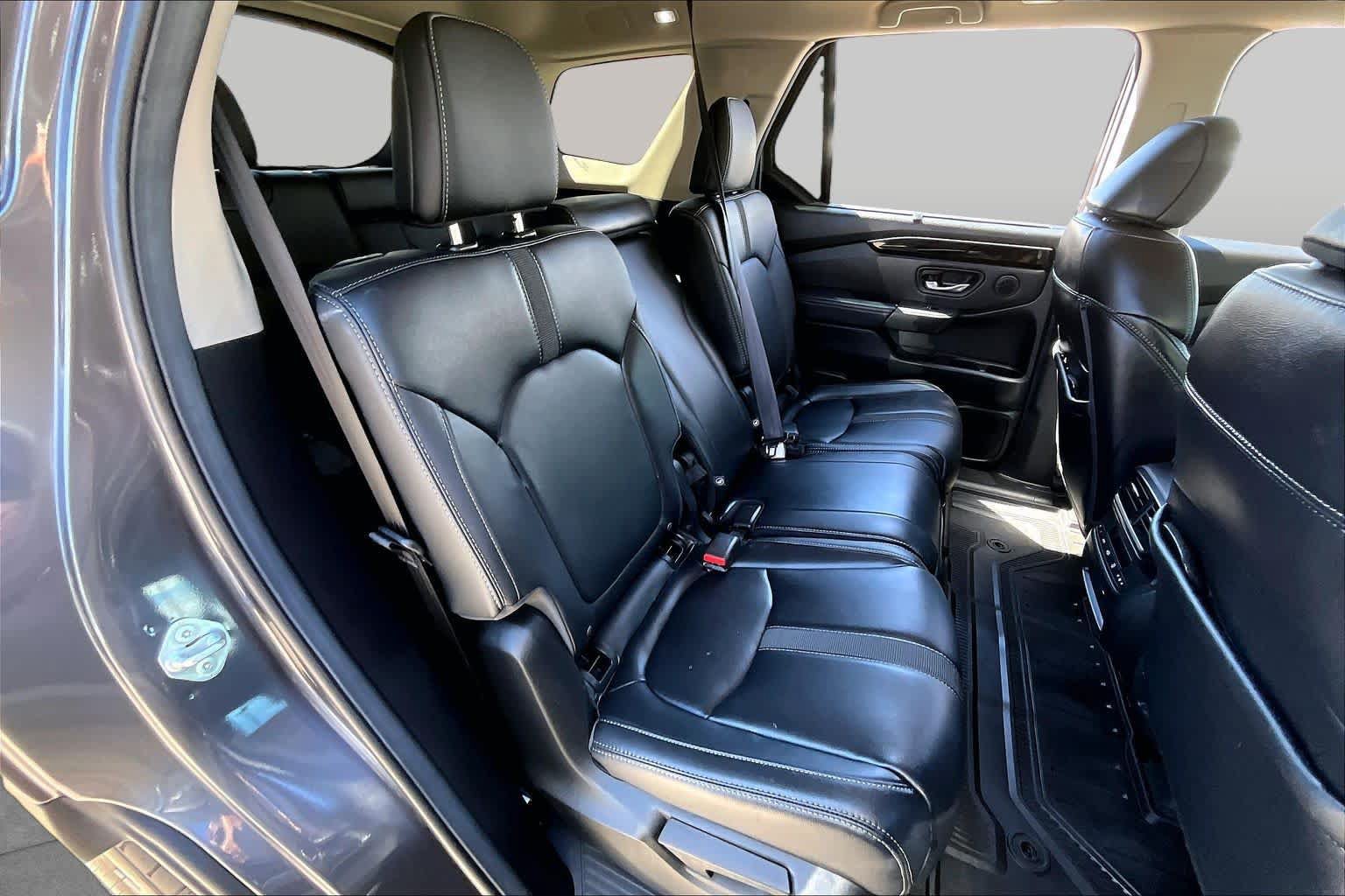 Used 2025 Honda Pilot Touring image 20