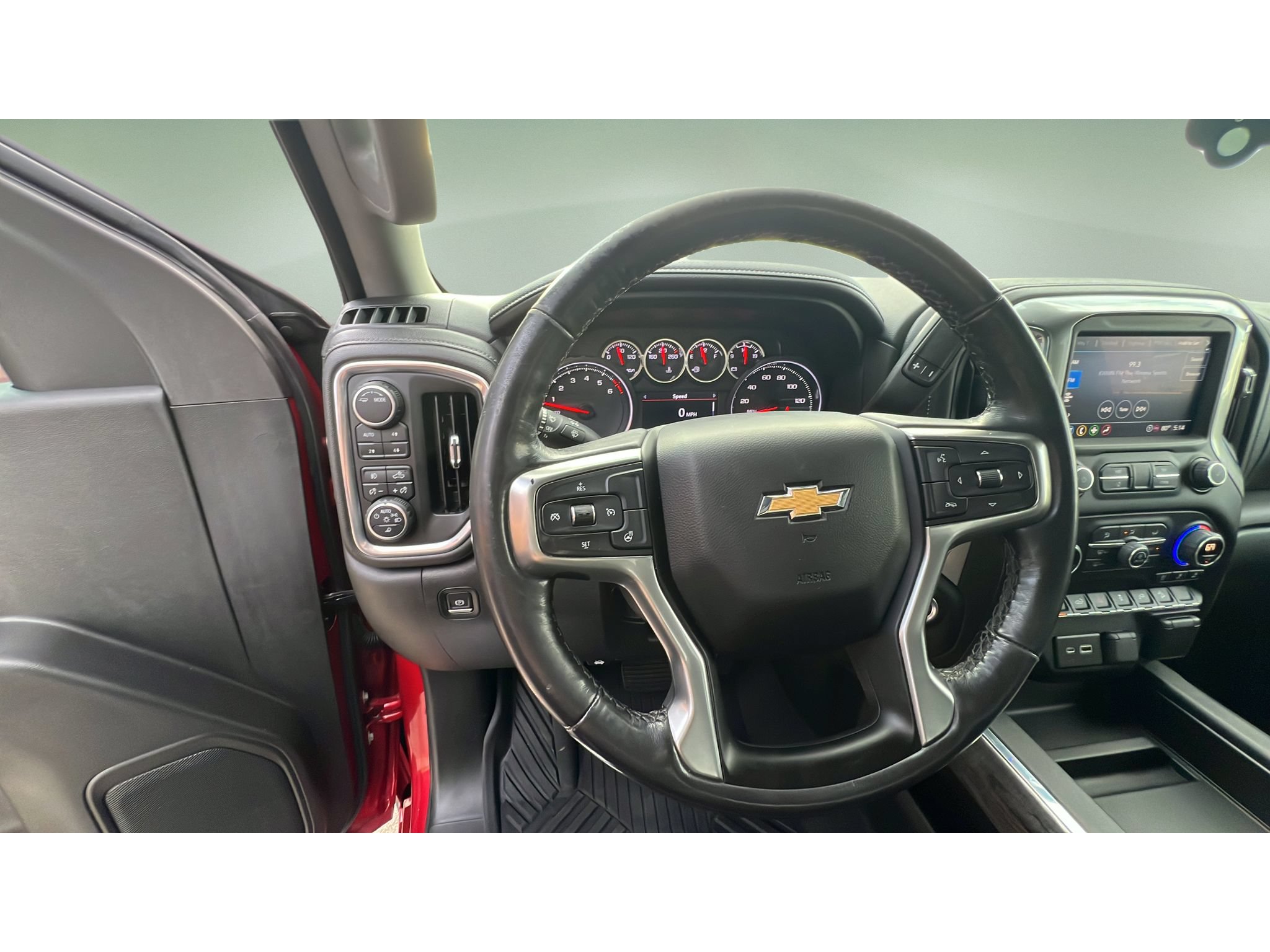 Certified 2021 Chevrolet Silverado 1500 LTZ AWD/4WD image 22