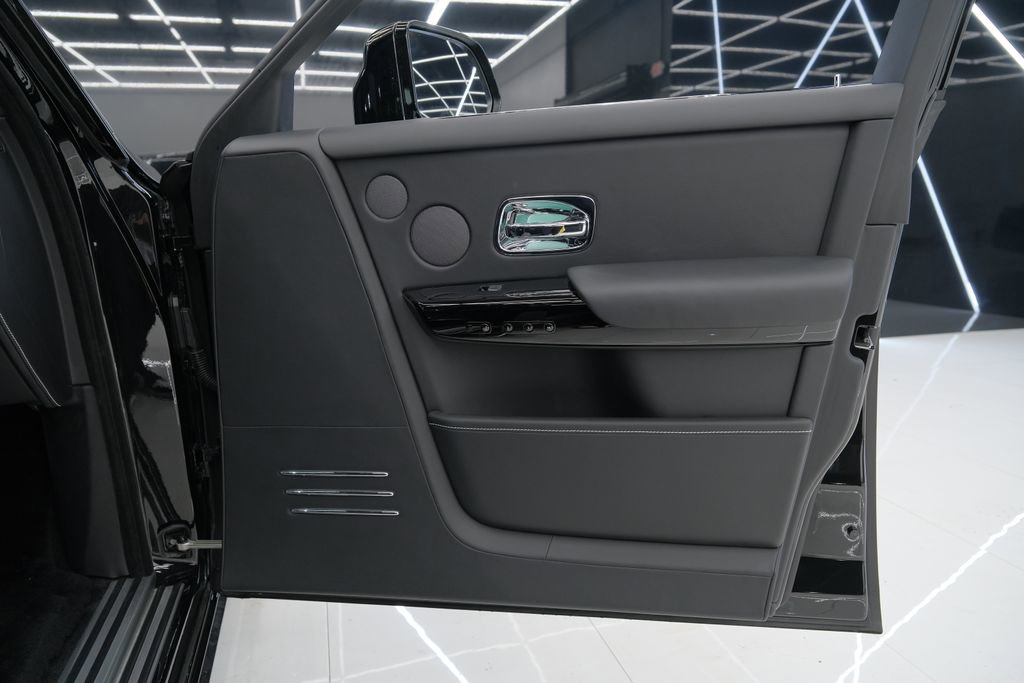 Used 2026 Rolls-Royce Phantom Sedan image 27