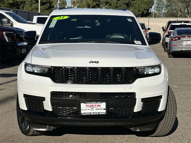 Used 2023 Jeep Grand Cherokee L Laredo image 2