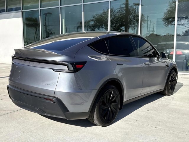 Used 2026 Tesla Model Y AWD image 3