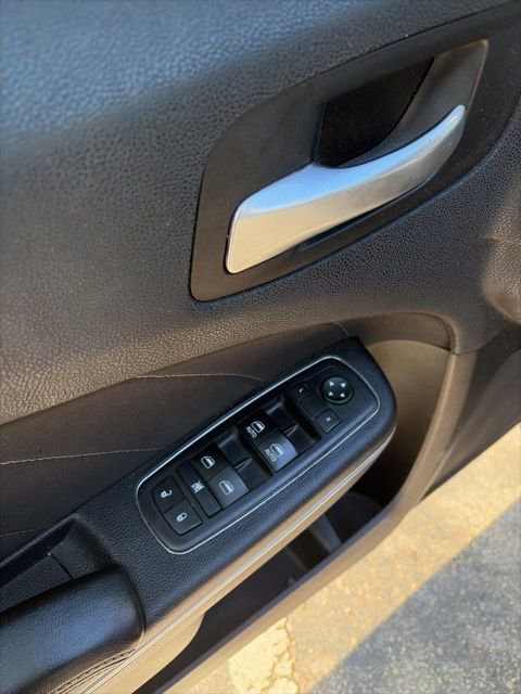 Used 2017 Dodge Charger SXT RWD image 35
