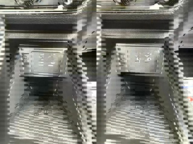 New 2025 Nissan Kicks SV image 28