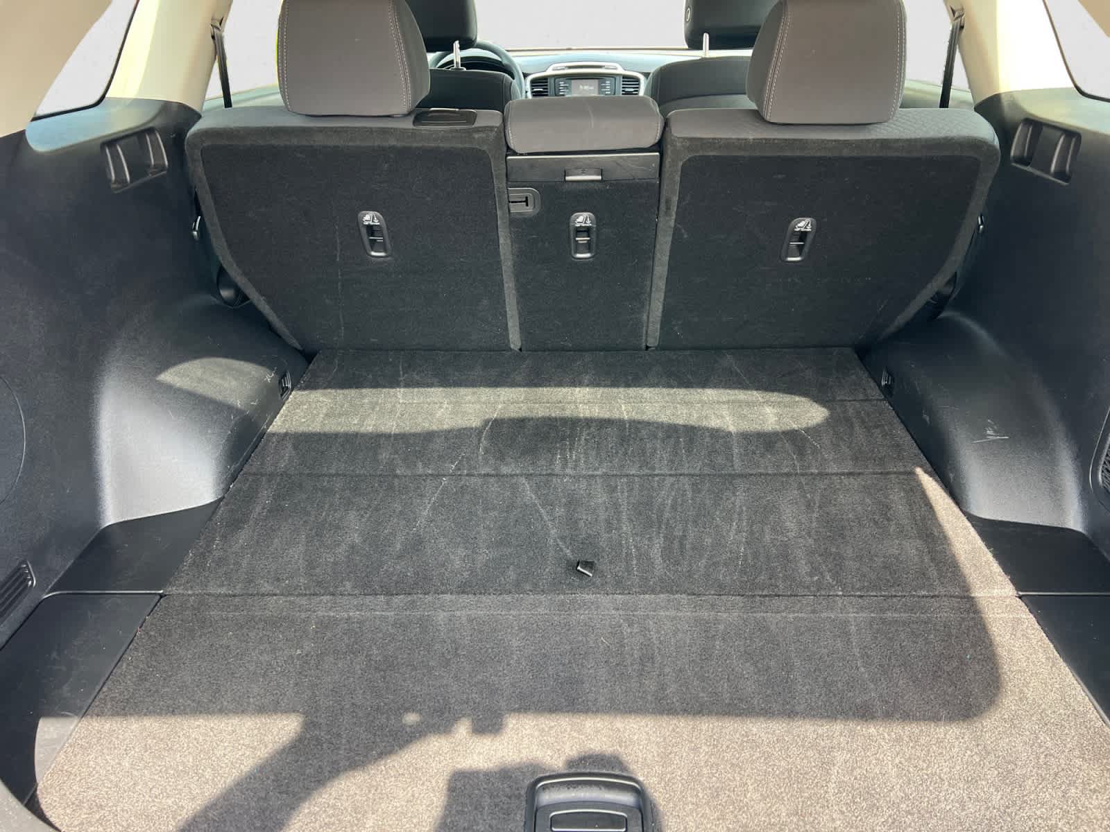 Used 2017 Kia Sorento FWD image 5