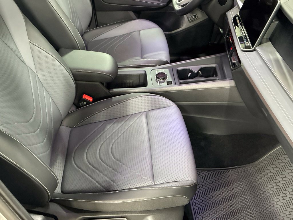 Used 2026 Volkswagen Tiguan SE w/ Panoramic Sunroof Package AWD/4WD image 51