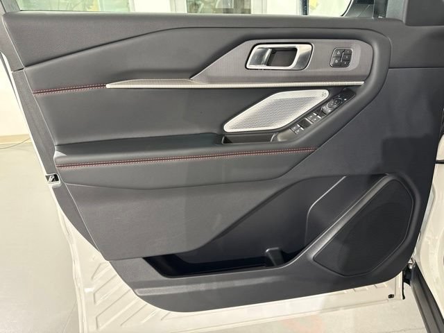 Used 2025 Ford Explorer ST AWD/4WD image 19