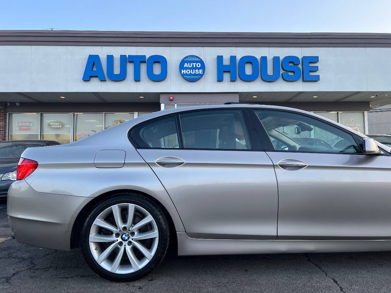 Used 2011 BMW 535i xDrive Sedan AWD/4WD image 12