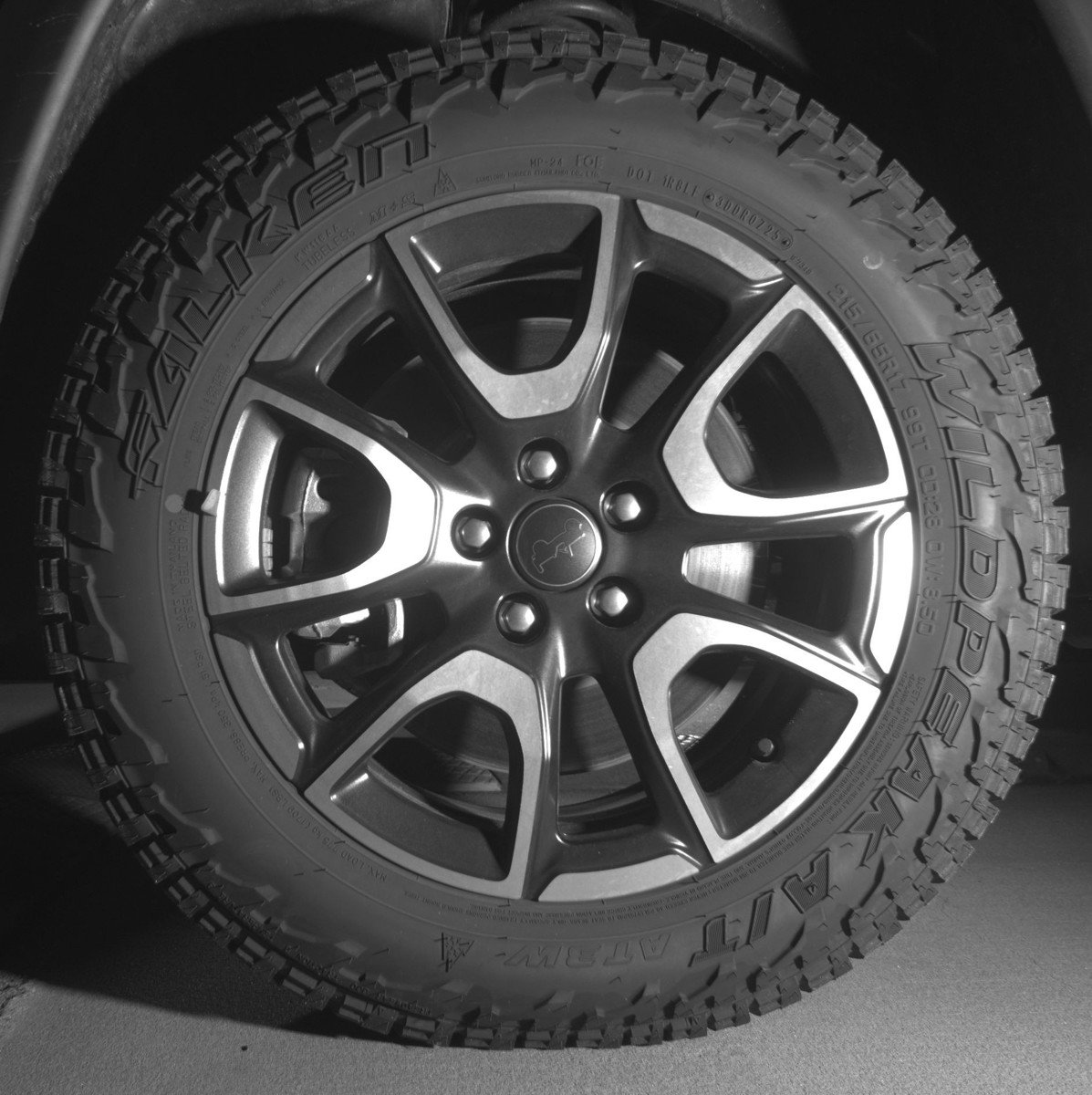 Used 2025 Jeep Compass Trailhawk image 12