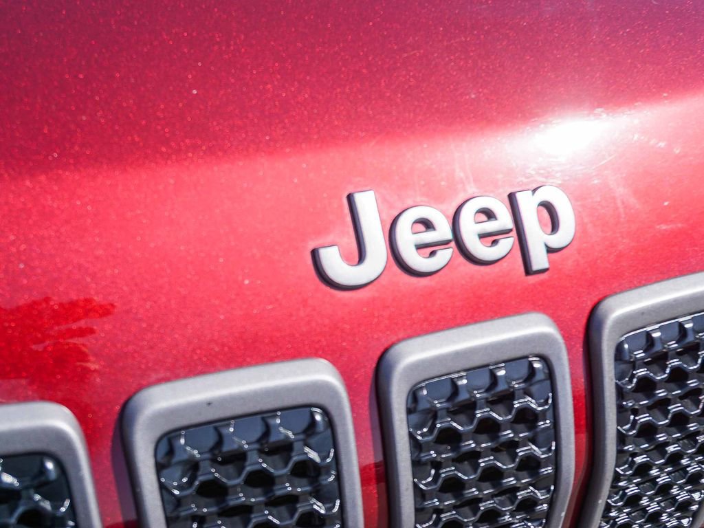 Used 2021 Jeep Cherokee Trailhawk image 11