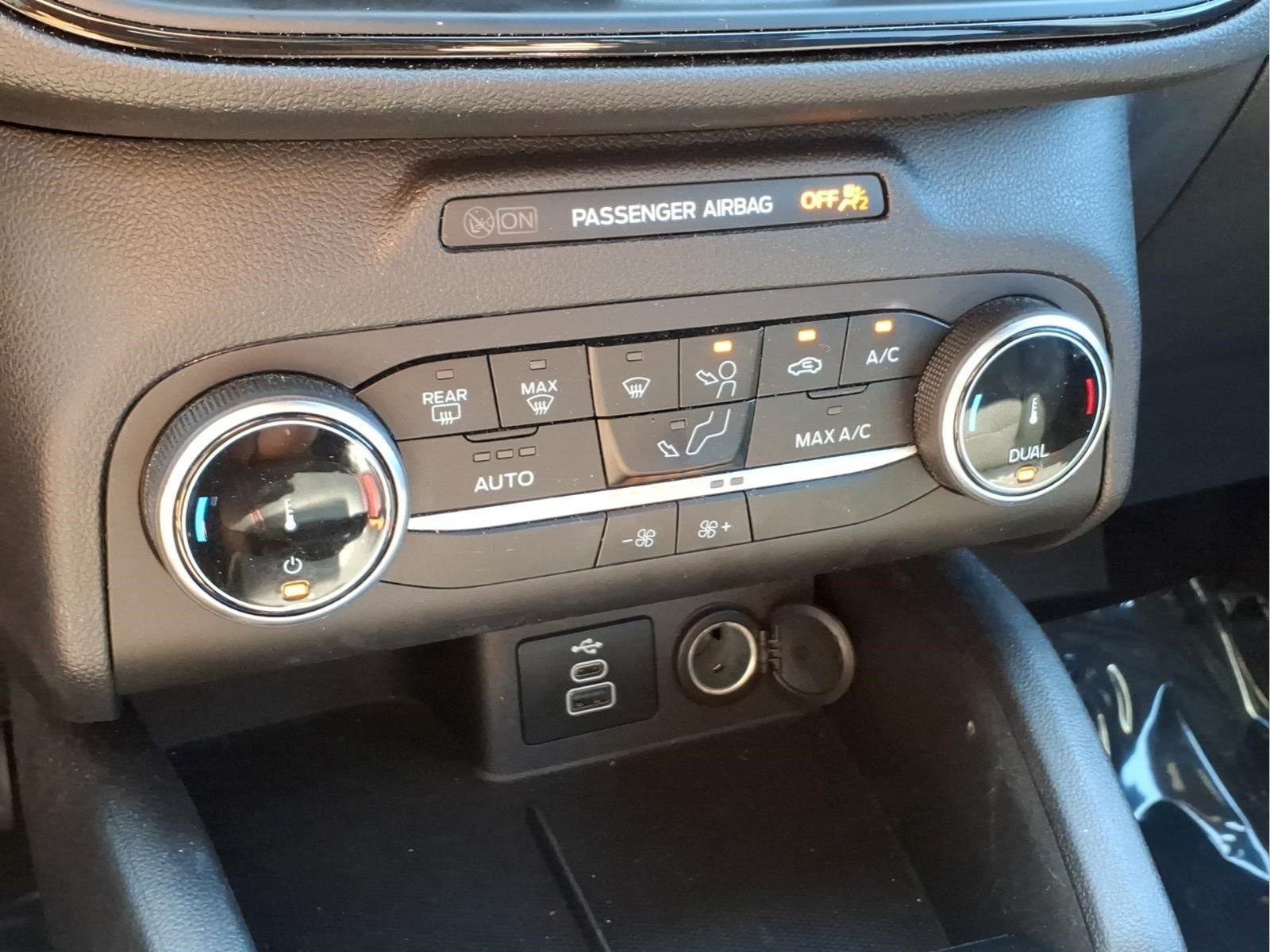 Used 2025 Ford Escape ST-Line AWD/4WD image 18