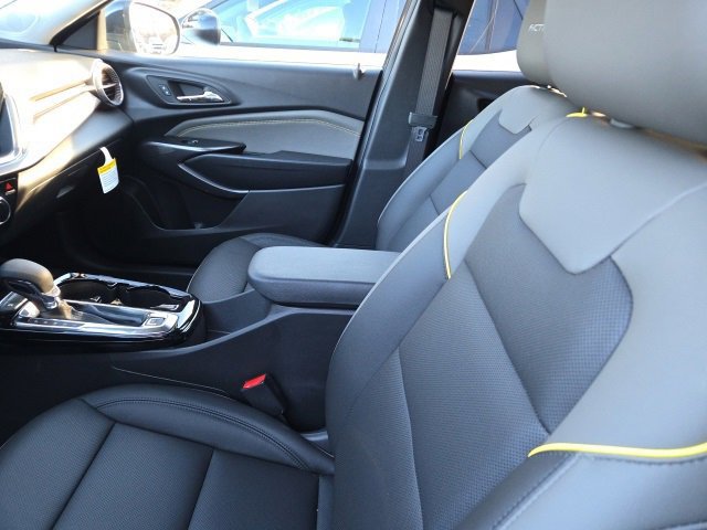New 2026 Chevrolet Trax ACTIV w/ Sunroof Package image 8