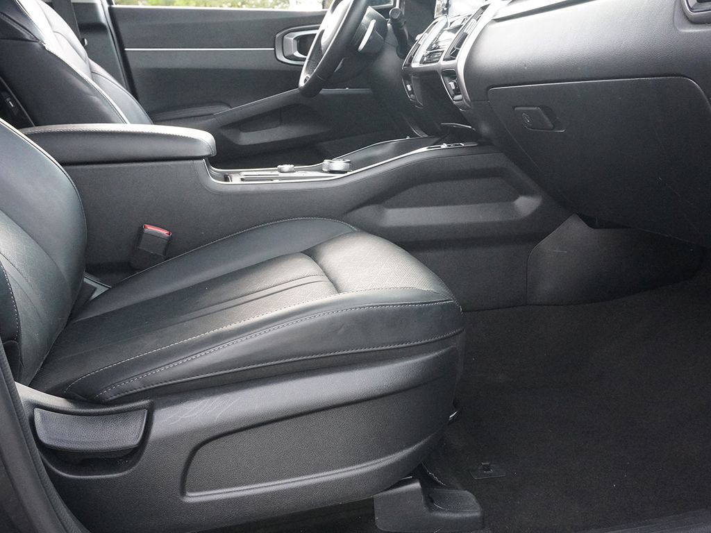 Used 2021 Kia Sorento S FWD image 25