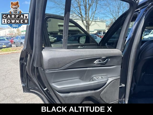 Used 2024 Jeep Grand Cherokee Altitude image 26