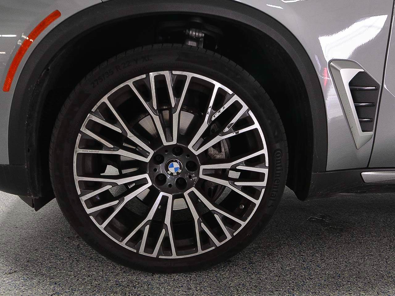Used 2025 BMW X5 xDrive40i w/ Parking Assistance Package AWD/4WD image 5