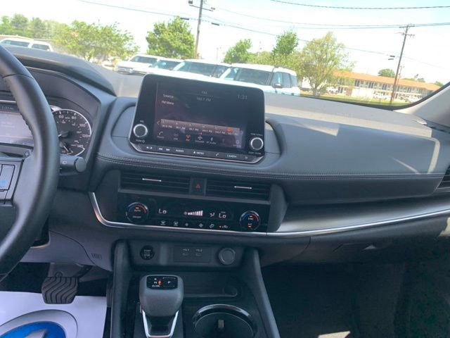 Used 2025 Nissan Rogue SV image 21