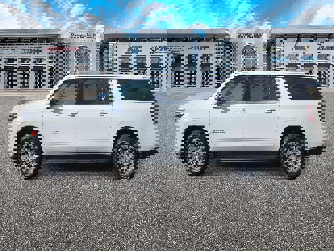 Used 2024 Chevrolet Suburban Premier RWD image 5