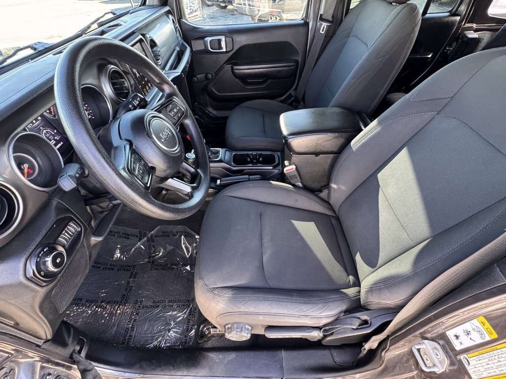 Used 2018 Jeep Wrangler Unlimited Sport image 17