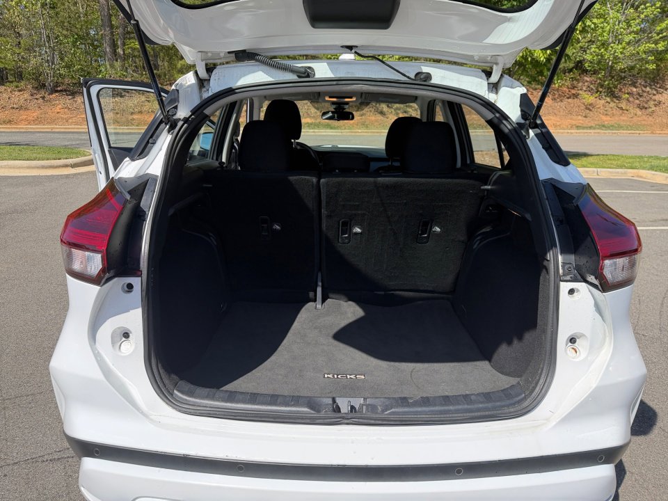 Used 2021 Nissan Kicks S image 15