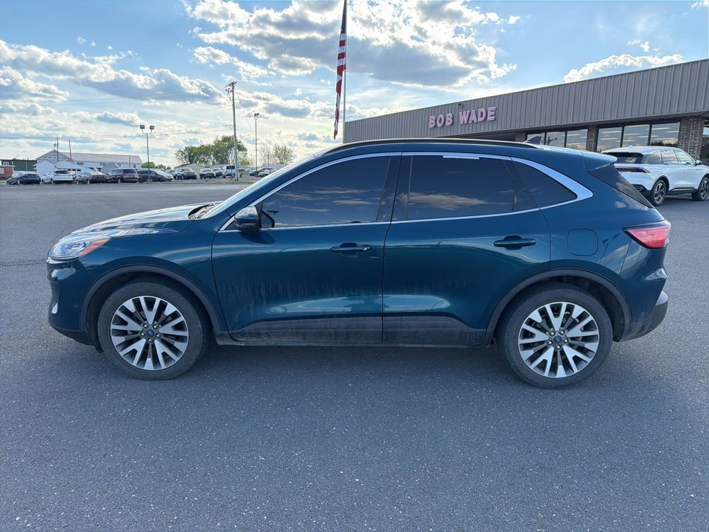 Used 2020 Ford Escape Titanium image 2