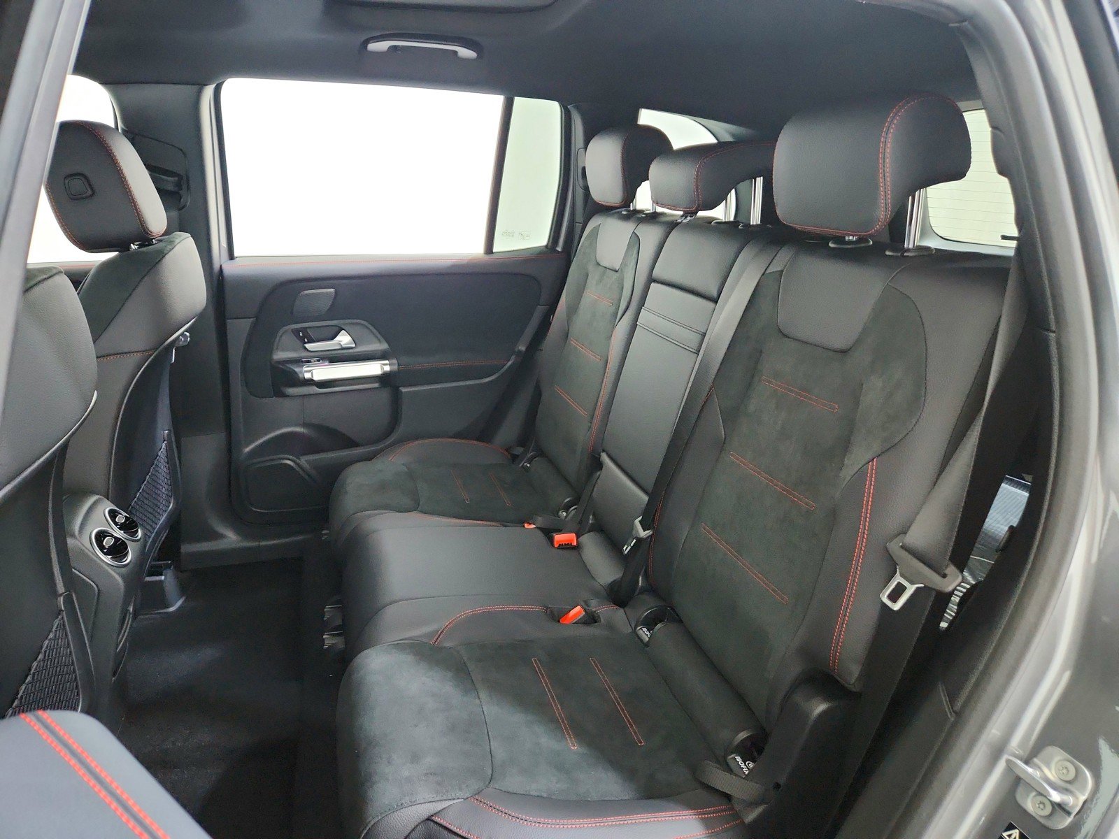 New 2026 Mercedes-Benz GLB 250 image 14