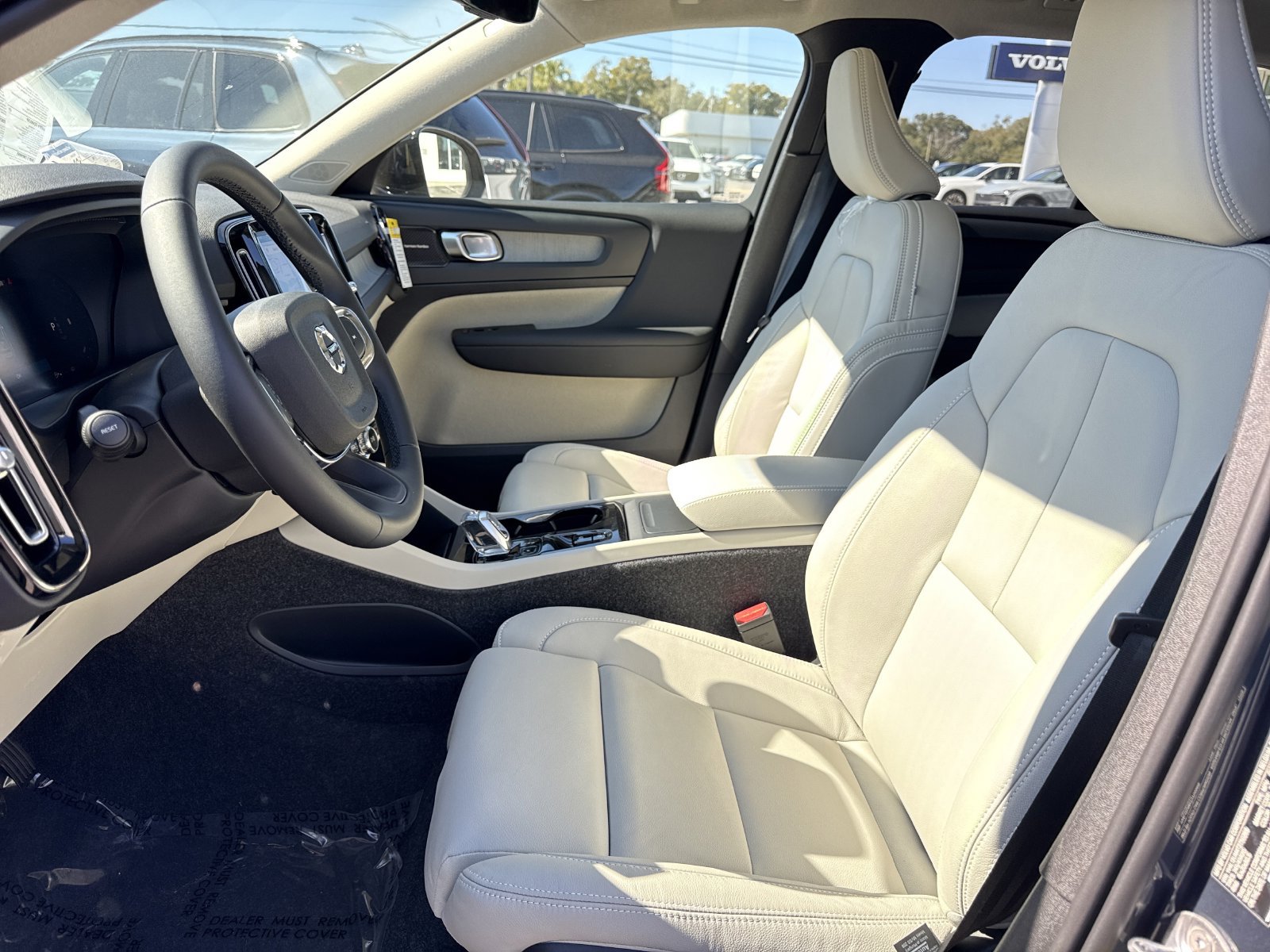 New 2026 Volvo XC40 B5 Ultra w/ Protection Package Premier AWD/4WD image 10