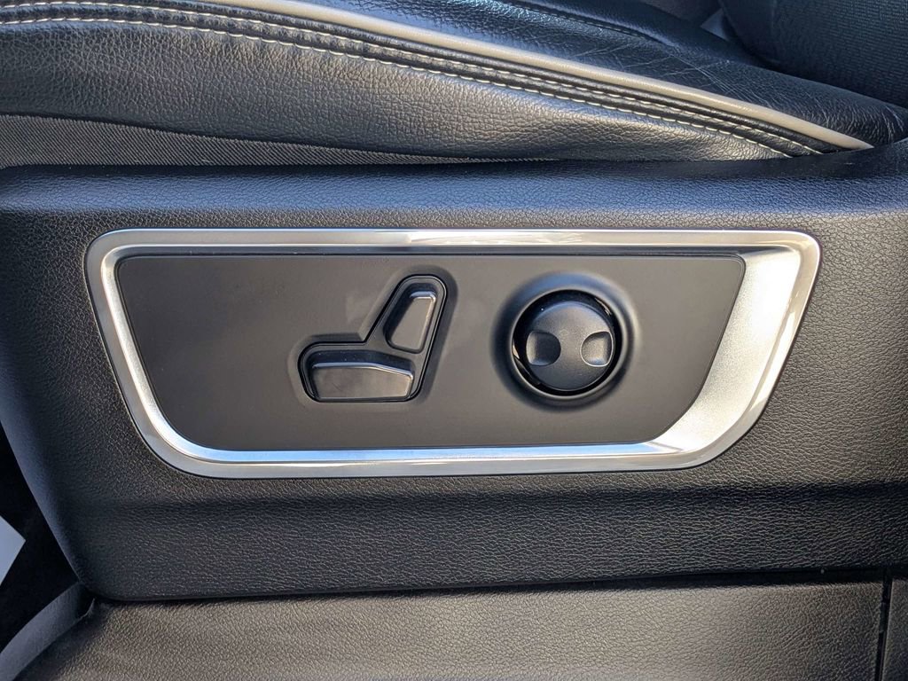 Used 2024 RAM 1500 Laramie RWD image 17