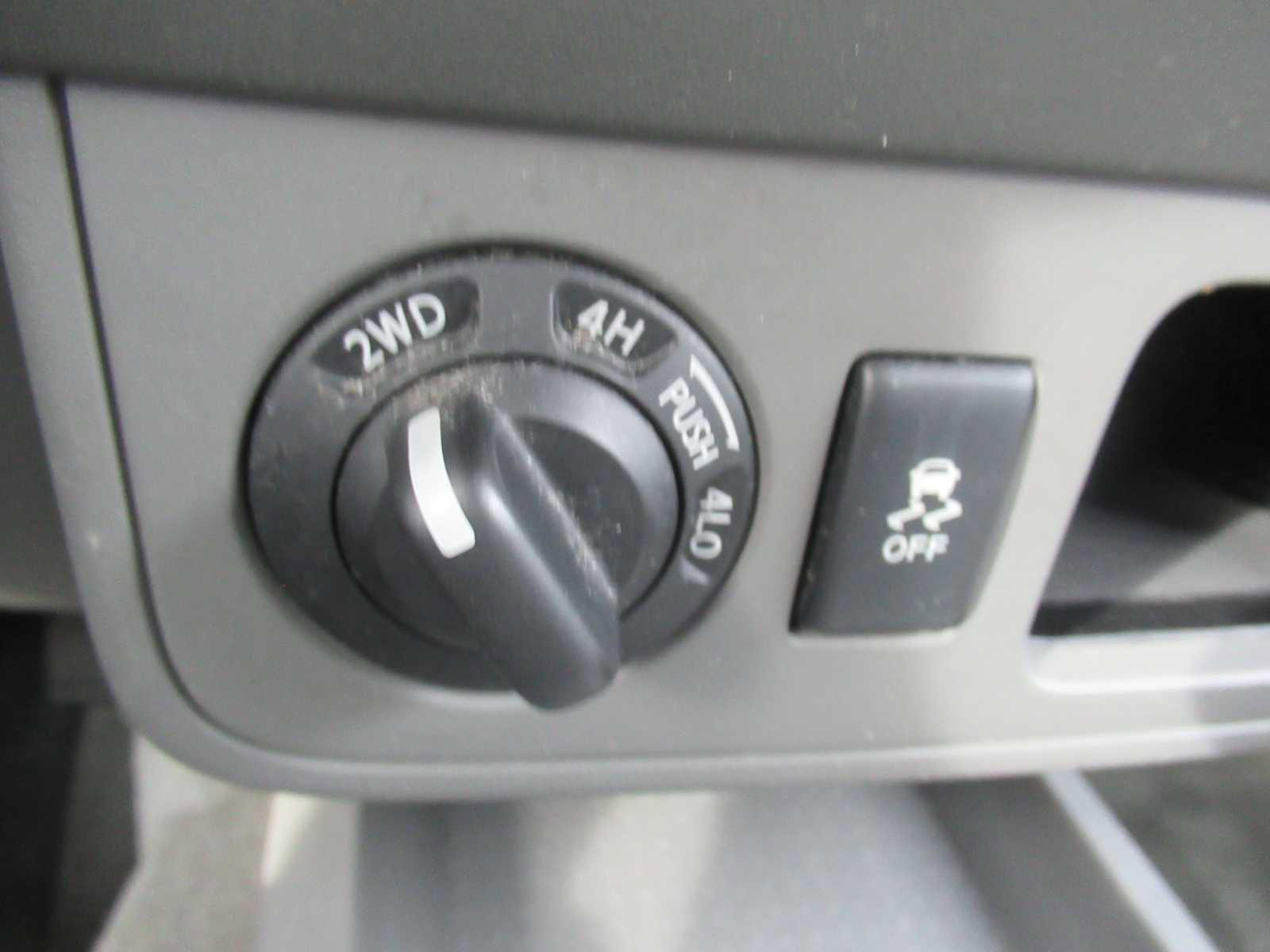 Used 2016 Nissan Frontier SV AWD/4WD image 25