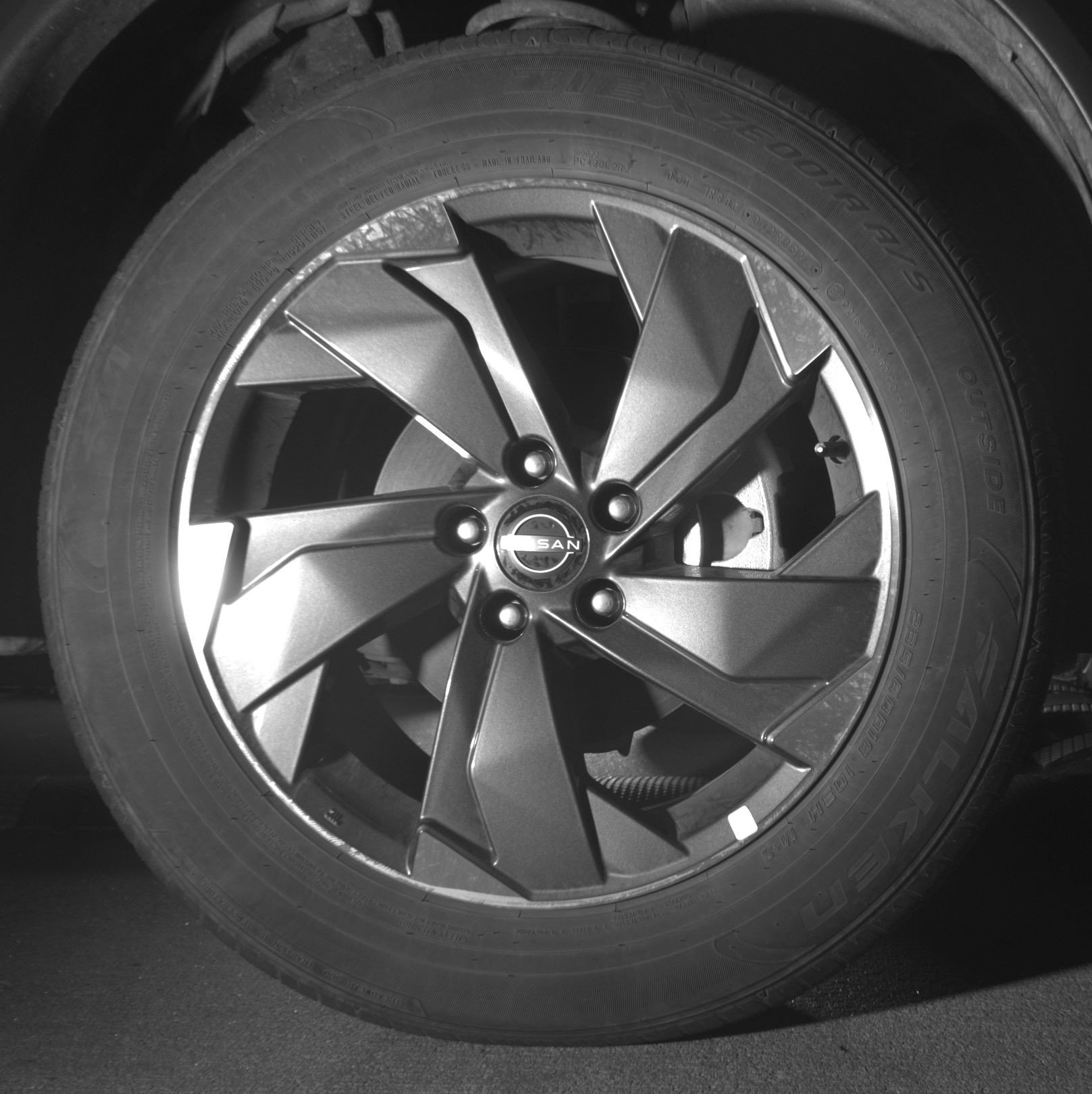 Used 2025 Nissan Rogue SV FWD image 13