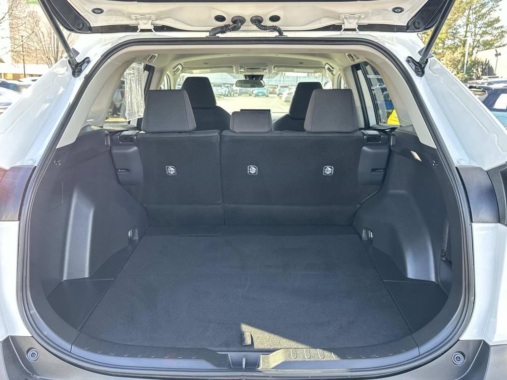 Used 2025 Toyota RAV4 LE image 25