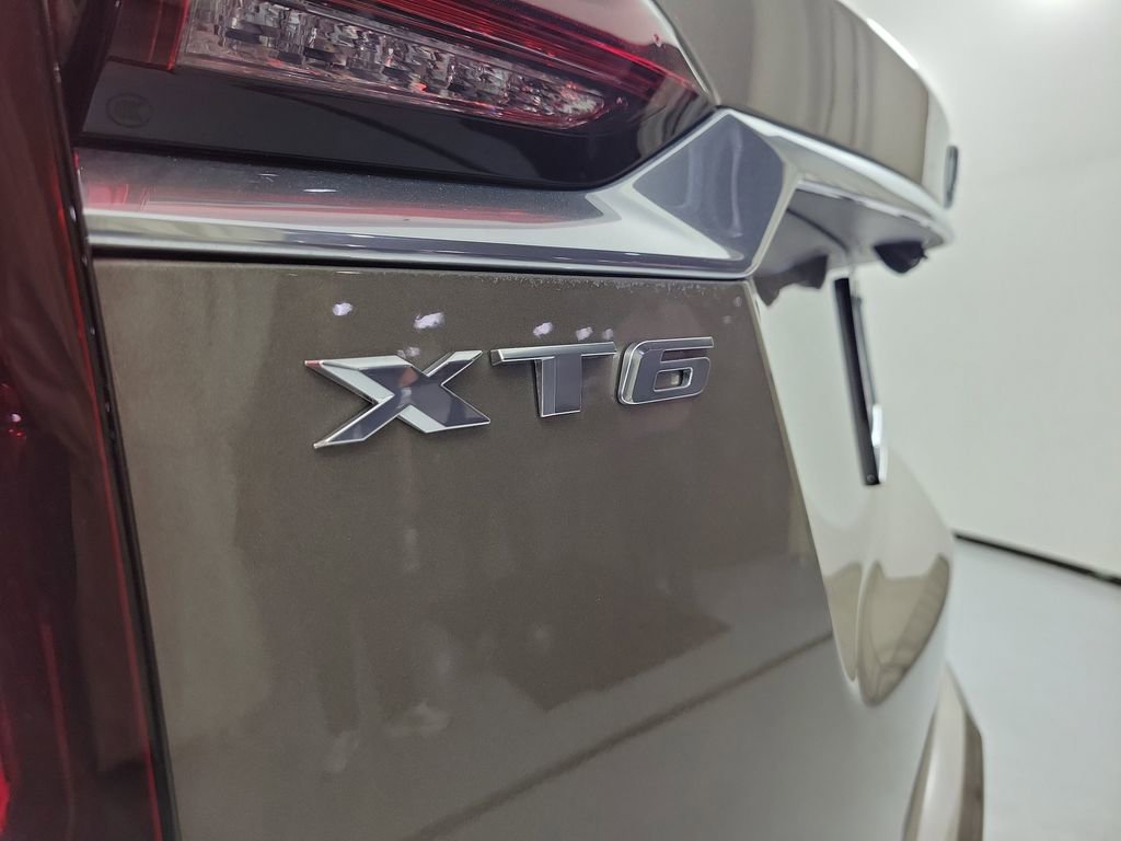 Certified 2023 Cadillac XT6 Premium Luxury w/ Technology Package FWD image 6