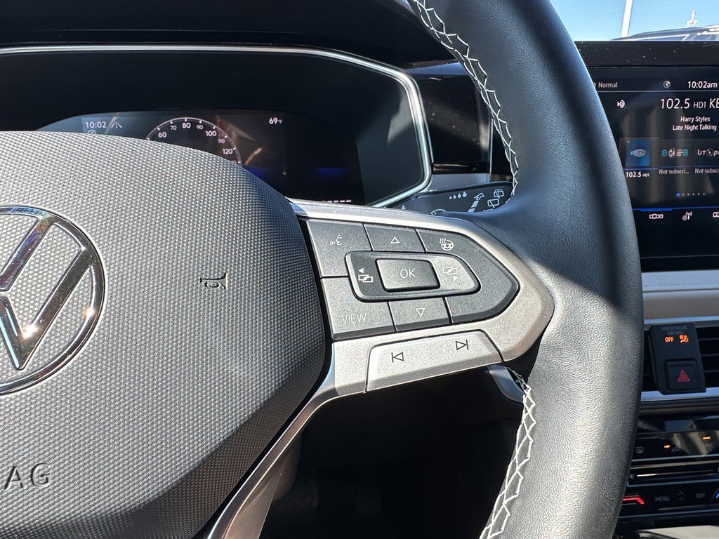 Used 2025 Volkswagen Taos SE image 24