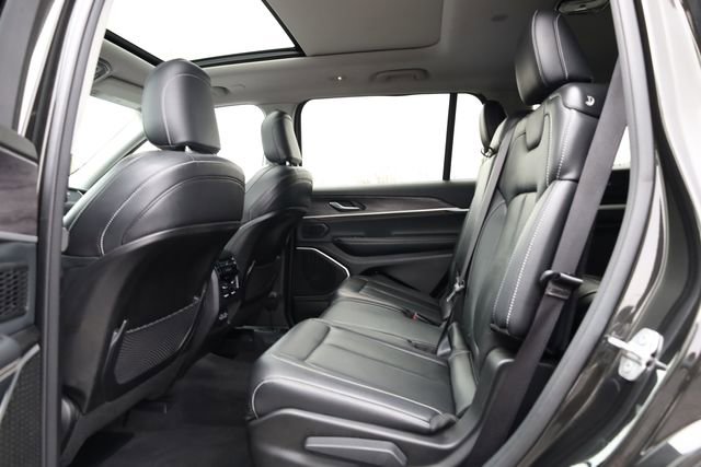 Used 2022 Jeep Grand Cherokee L Limited image 24