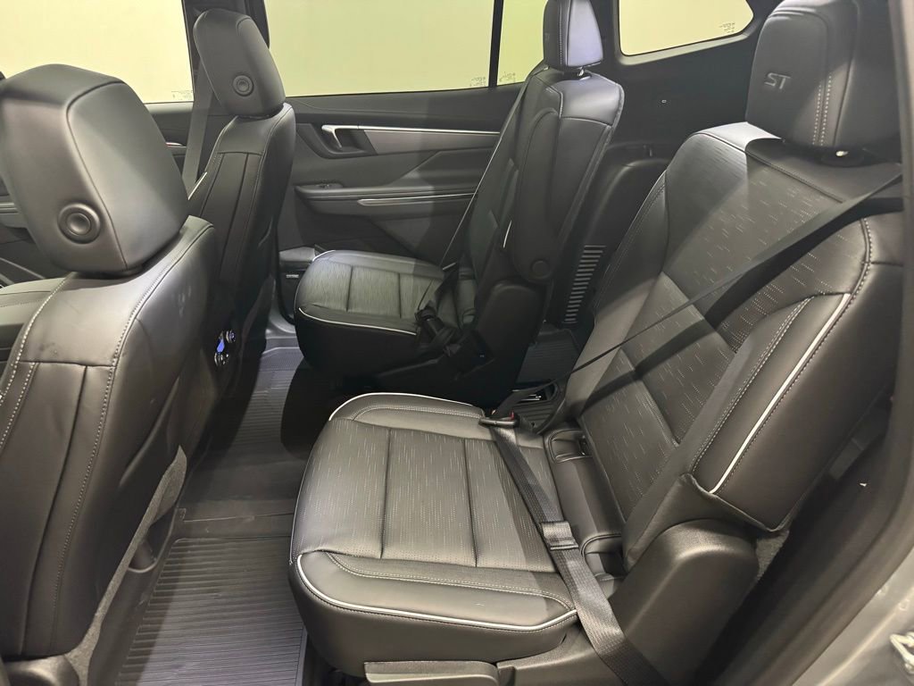 New 2026 Buick Enclave Sport Touring w/ Power Package FWD image 36