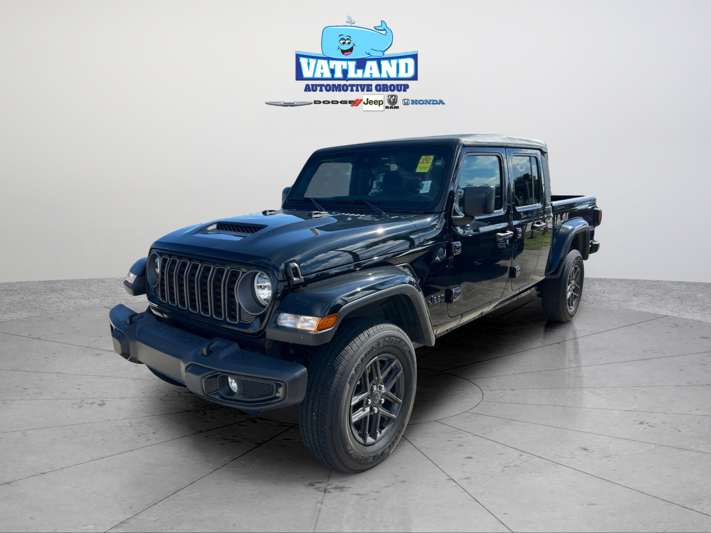 Certified 2025 Jeep Gladiator Sport AWD/4WD image 1