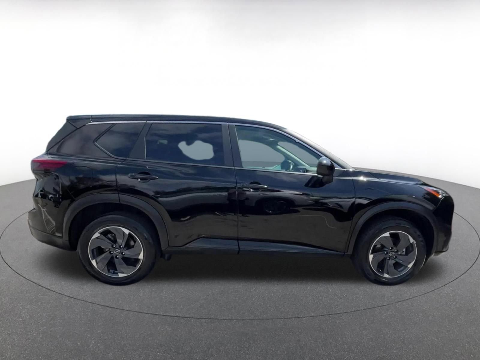 Used 2025 Nissan Rogue SV FWD image 16