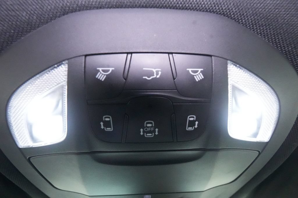 Used 2021 Chrysler Pacifica Touring-L w/ Uconnect Theater Family Group AWD/4WD image 44