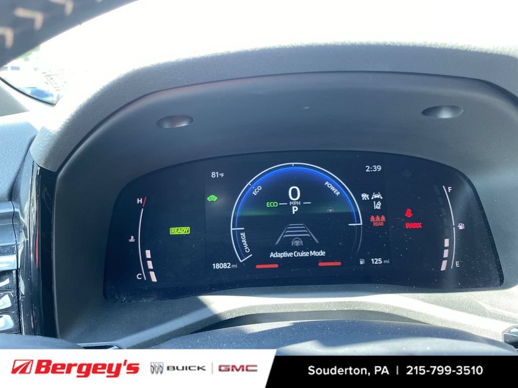 Used 2025 Toyota Camry SE w/ Convenience Package FWD image 14
