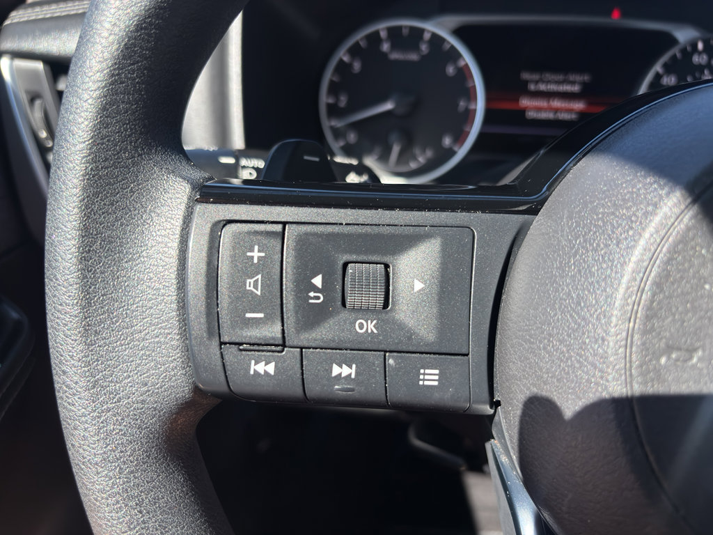 Used 2023 Nissan Rogue SV image 20