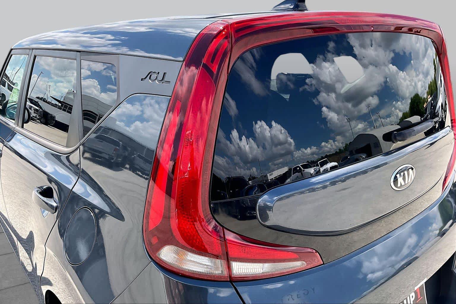 Used 2020 Kia Soul LX FWD image 25