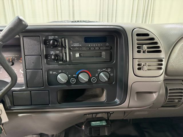 Used 1999 Chevrolet Suburban 2WD image 13