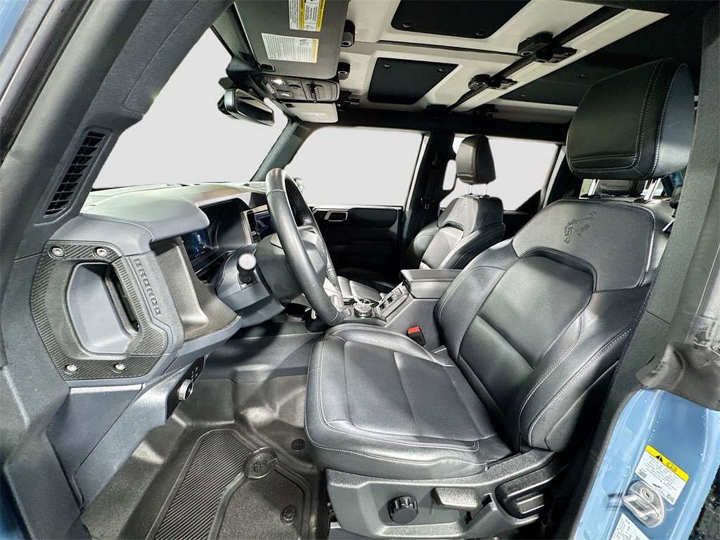 Used 2025 Ford Bronco Badlands image 13