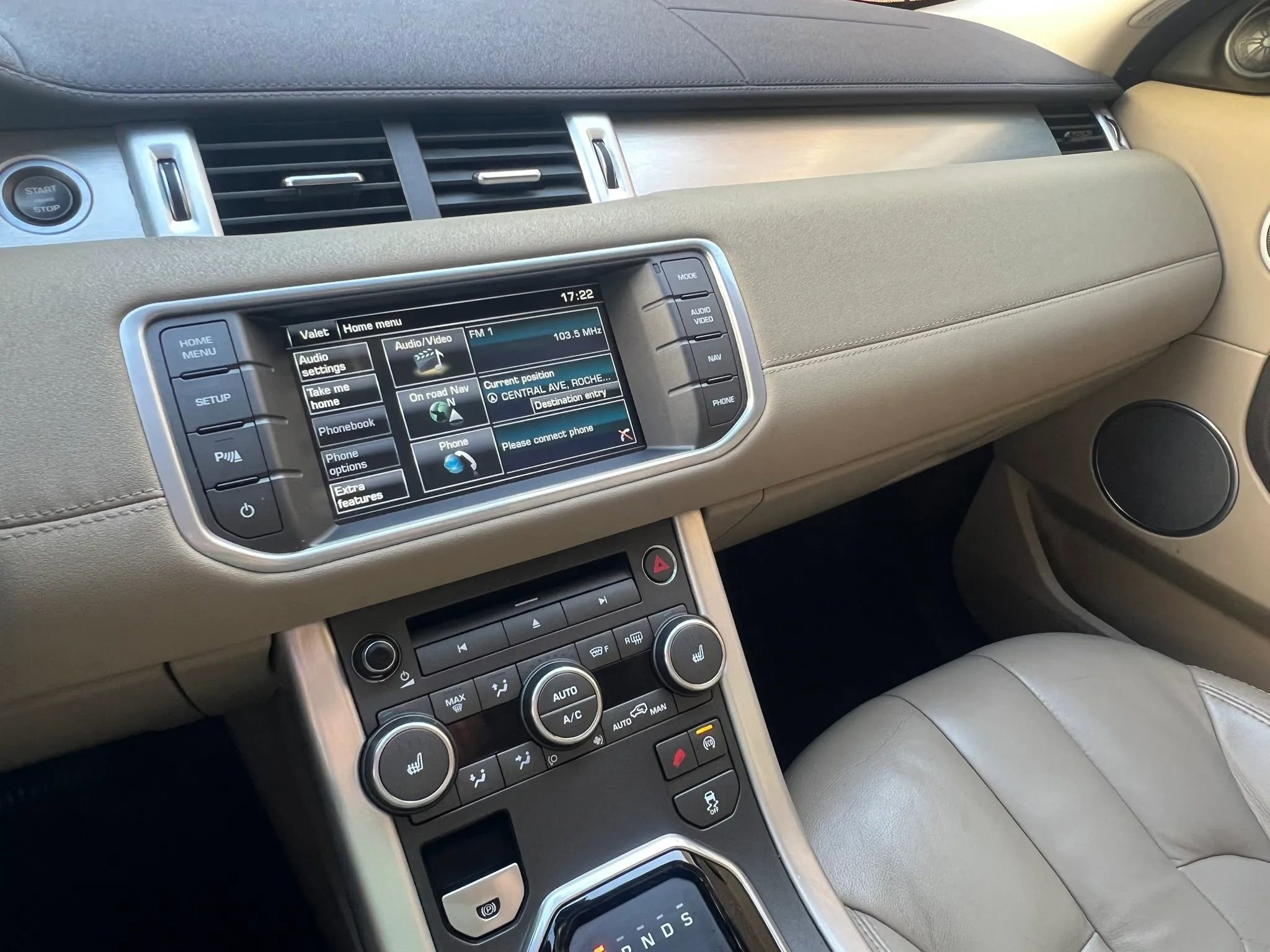 Used 2014 Land Rover Range Rover Evoque Pure Plus image 17