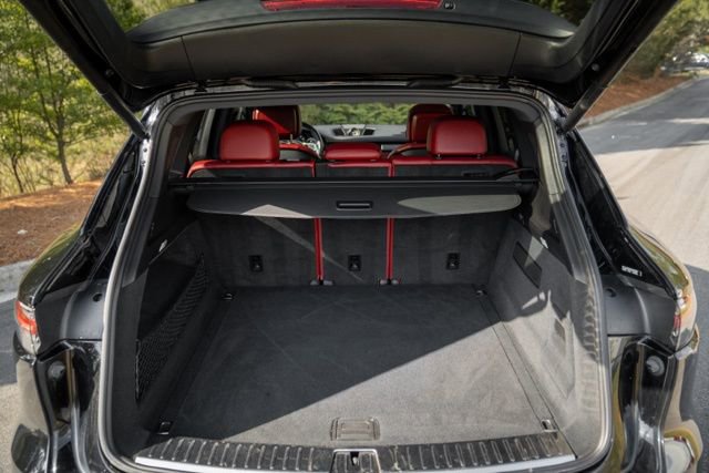 Used 2023 Porsche Cayenne Platinum Edition image 20